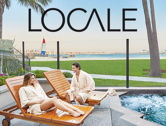 Locale Magazine - couple enjoying outdoor hot tub