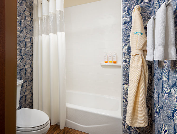 Garden View bathroom with tub