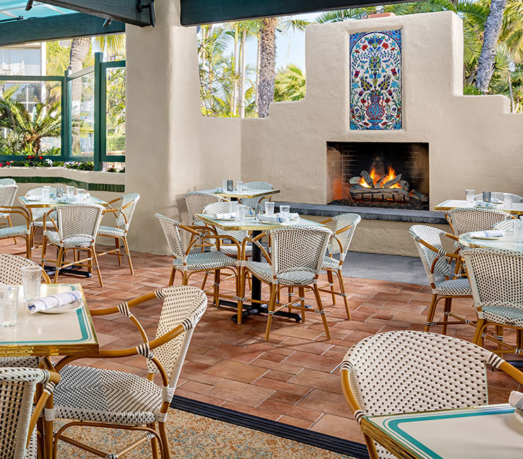 Bianchi Pizza & Pasta restaurant in San Digo at dusk